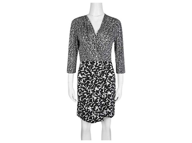Diane Von Furstenberg Vestido envoltório simulado de seda DvF Melodi em preto e branco