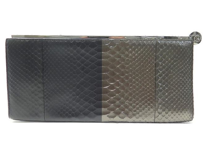 CHANEL HANDTASCHE AUS ZWEIFARBIGEM GRAUEM PYTHON LEDER SCHLANGENKUPPLUNG
