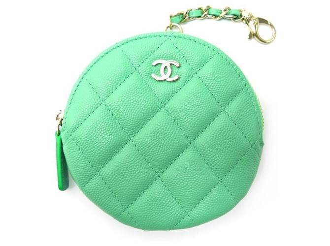 NEUF PORTE MONNAIE CHANEL ROND EN CUIR CAVIAR MATELASSE VERT CLIP ON COIN  ref.383555