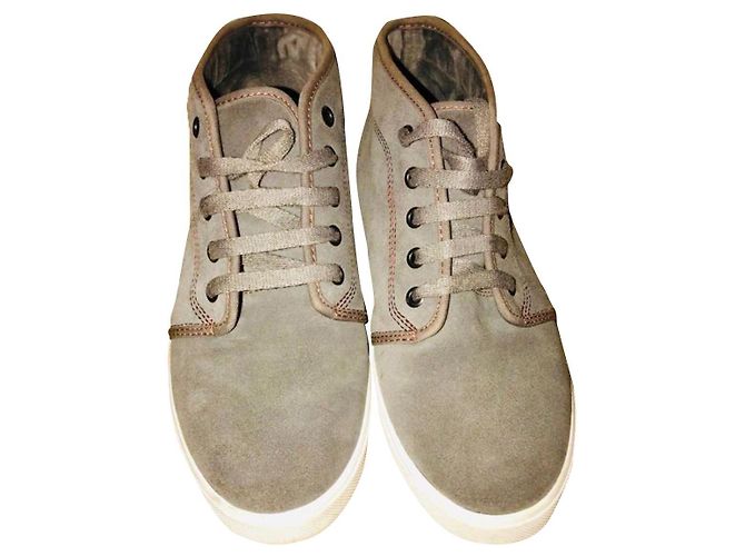Fred Perry Boots Grey