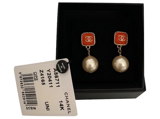 Chanel earrings Golden Orange Metal  ref.384122