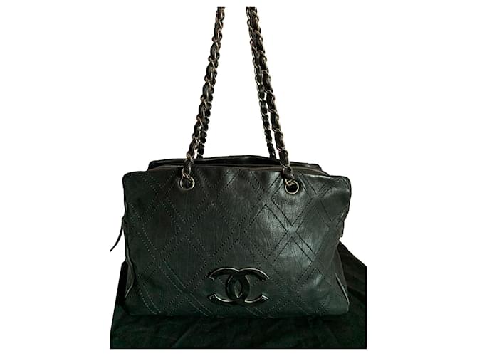 Linda bolsa Chanel Preto Couro  ref.384135