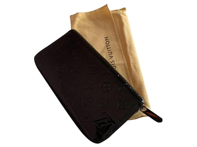 Louis Vuitton Wallets Black Patent leather  ref.384217