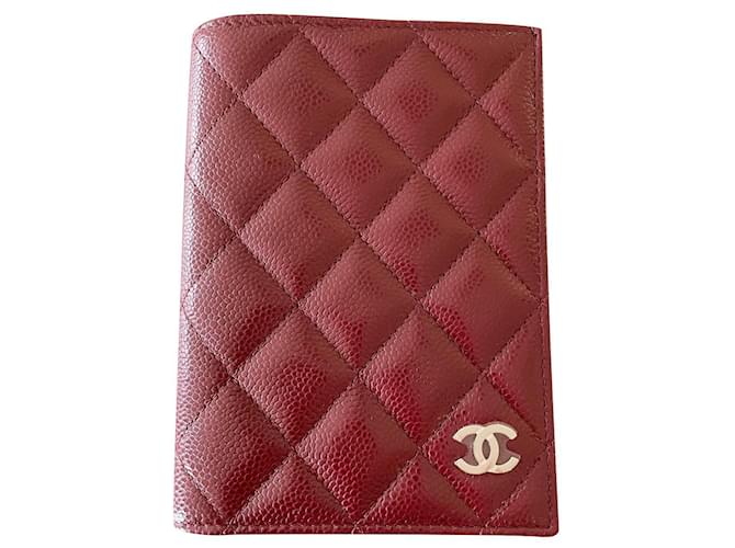 Chanel passport holder Dark red Leather  ref.386265