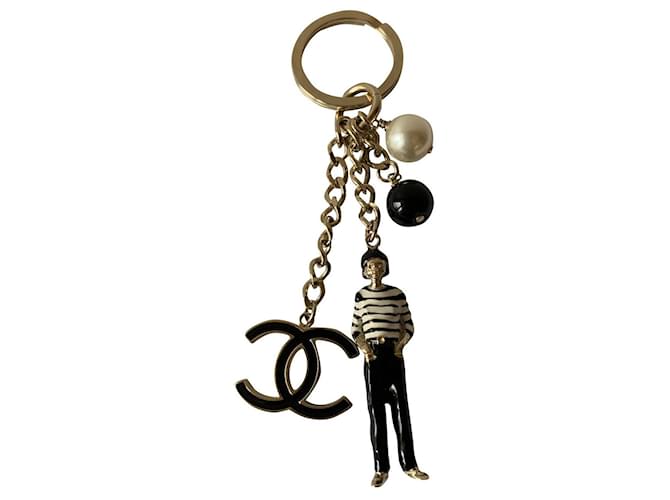 Chanel Taschenanhänger Mehrfarben Metall  ref.386589