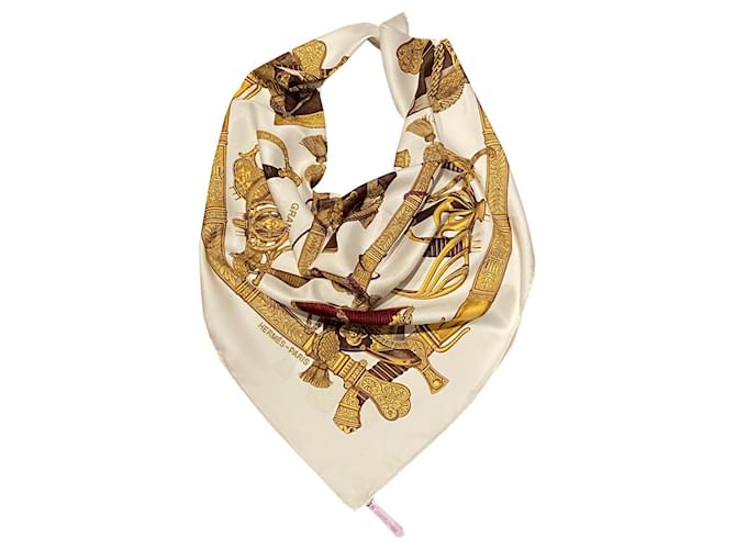 Hermès Silk scarves White  ref.386697