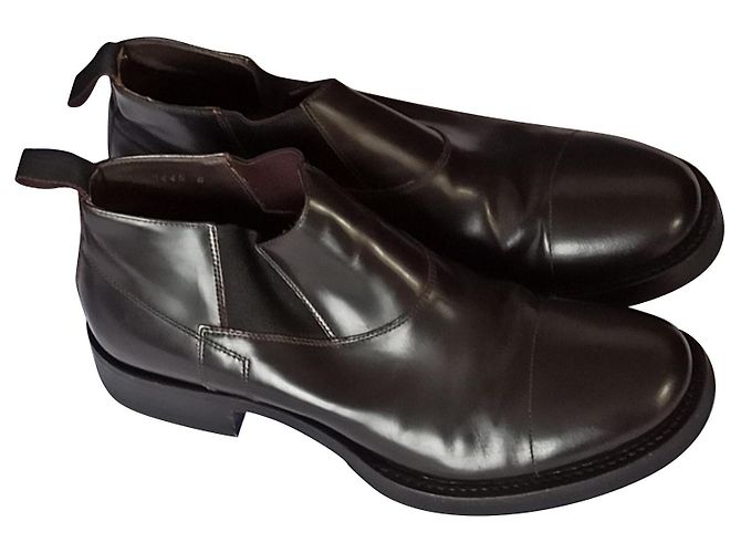 Botas Prada de couro marrom