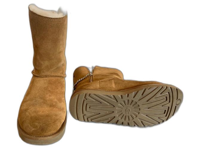 Ugg Boots with Decorative Chains Caramel