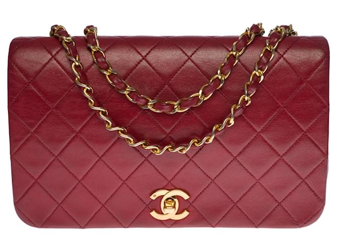 Timeless Precioso bolso bandolera Chanel Classique Full Flap en cuero acolchado color burdeos, guarnición en métal doré  ref.388011