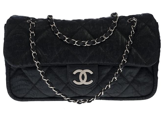 Excelente bolsa Chanel Timeless / Classique com aba única em tecido preto iridescente acolchoado, Garniture en métal argenté Pano  ref.388189
