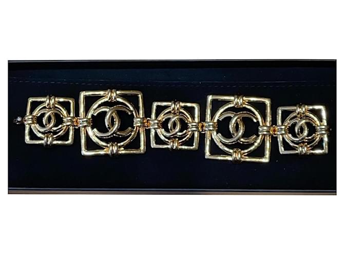 Chanel Armbänder Golden Metall  ref.388367