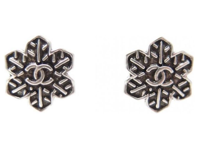 Chanel Brincos de floco de neve Prata