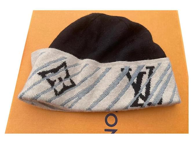 Louis Vuitton Hats Black Wool  ref.390627