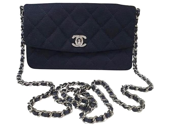 Chanel Black Cloth Quilted Flap Bag ref.390858 - Joli Closet