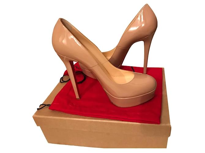 Christian Louboutin pumps Pink Beige Cream Leather  ref.391576