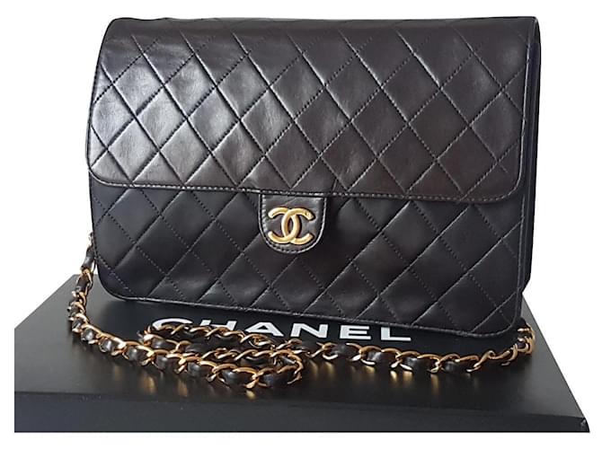 2.55 Chanel Timeless lambskin bag, very nice condition. Black  ref.392061