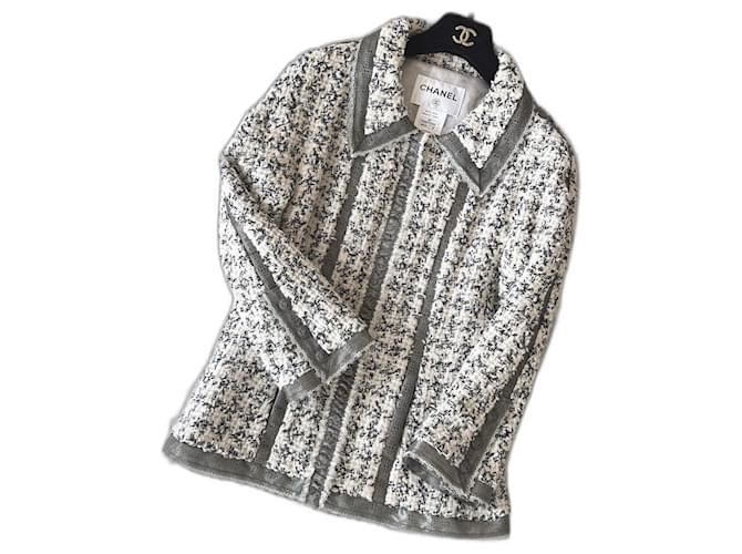 Chanel Chaqueta de tweed con ribete de encaje Crudo  ref.392068