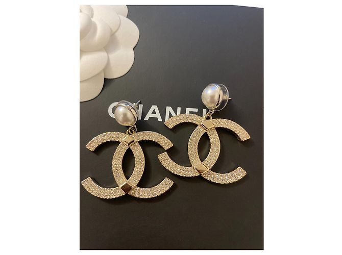 Chanel CC-Anhängerohrringe Gold hardware