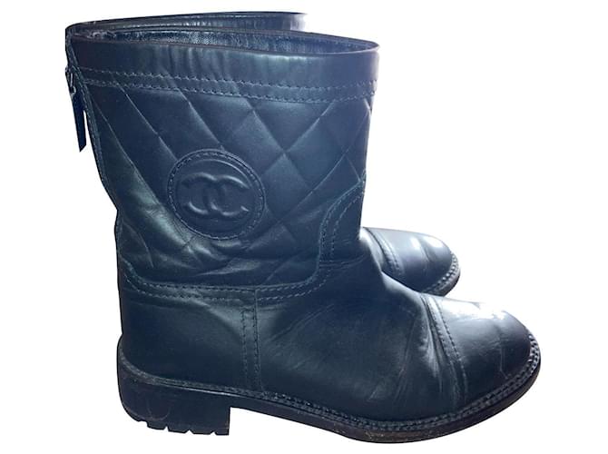 Chanel Ankle Boots Black Leather  ref.394954