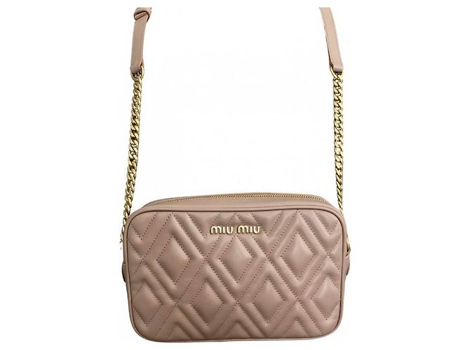 Bolsa transversal Miu Miu Cipria em couro napa acolchoado bege