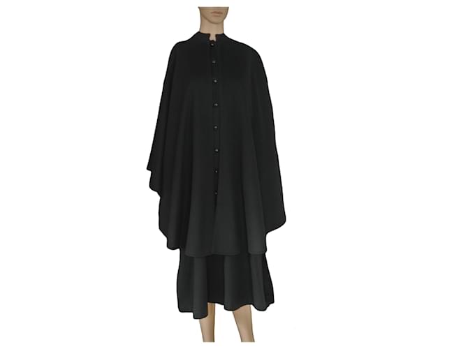 Yves Saint Laurent Manteaux, Vêtements d'extérieur Laine Noir  ref.396244