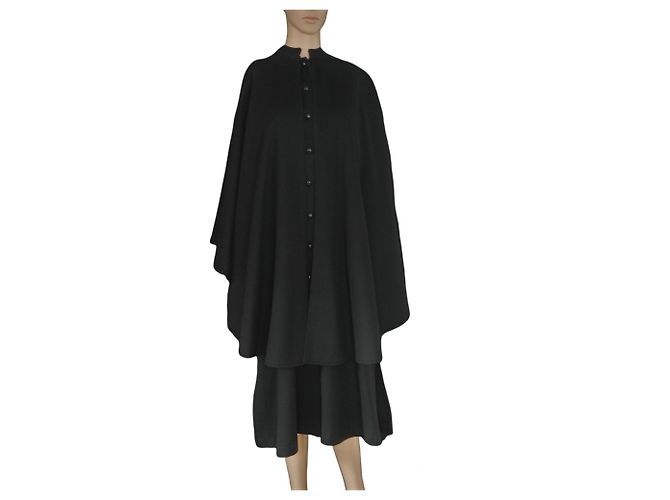 Yves Saint Laurent Schwarzer Wollmantel Cape