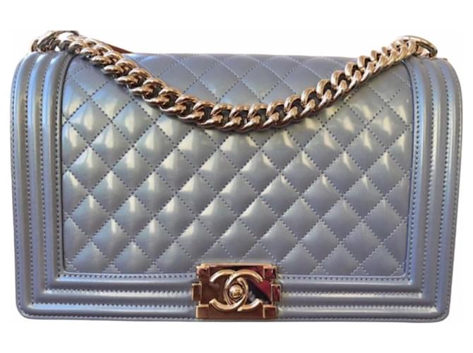 Chanel BOY Bag Medium Azul claro Gold hardware Charol  ref.396258