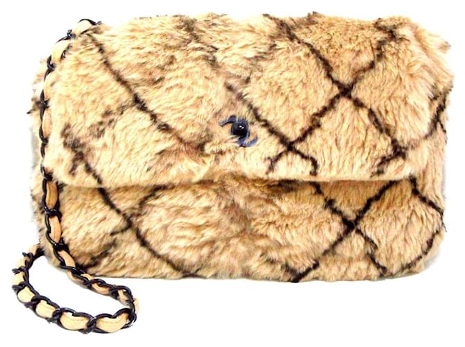 Chanel shoulder bag Beige Fur  ref.397139
