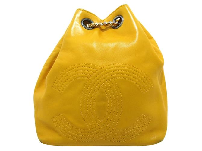 Chanel backpack Yellow Leather  ref.397779