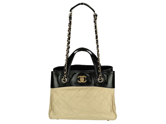 Chanel Two-tone quilted shoulder bag - 31 rue Cambon Black Leather  ref.398023 - Joli Closet