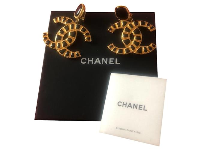 Coco Crush Chanel Il grosso logo bianco e oro cc Nero D'oro Resina  ref.398621