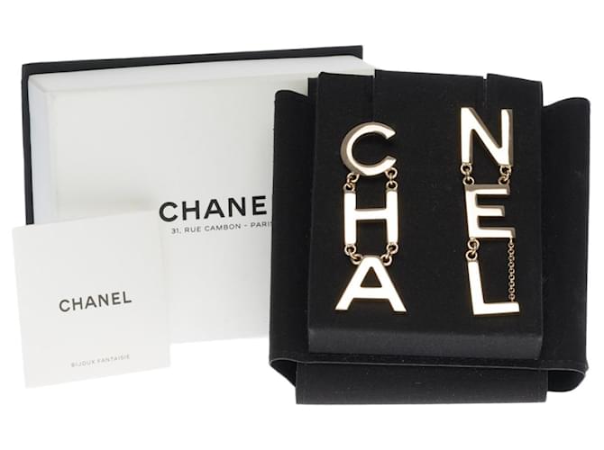 Chanel Nuevo- FW 2019 - Pendientes CHA / NEL en metal plateado Plata Acero  ref.399140
