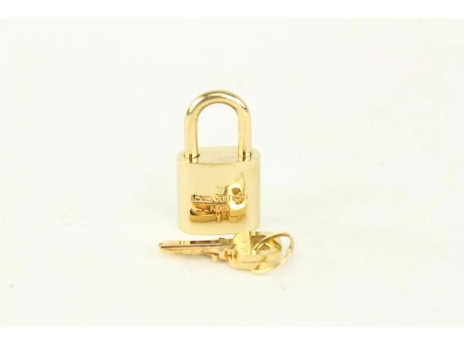 Louis Vuitton Lock and Key Set Cadena Padlock Charm ref.399368 - Joli Closet