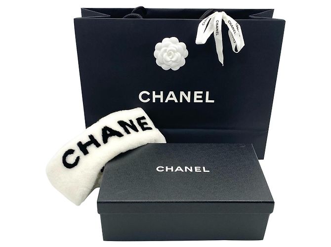 Fascia Chanel pelliccia bianca onesize nuova Nero Bianco