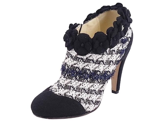 Used] CHANEL 16S G31795 Coco Mark Camellia Tweed Booty Shoes Women's  Italian Shoes Black / White / Blue Size 34.5C ref.399706 - Joli Closet