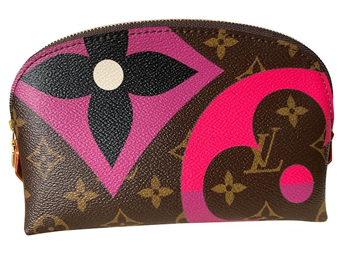 Louis Vuitton Clutch bags Multiple colors Leather  ref.400394