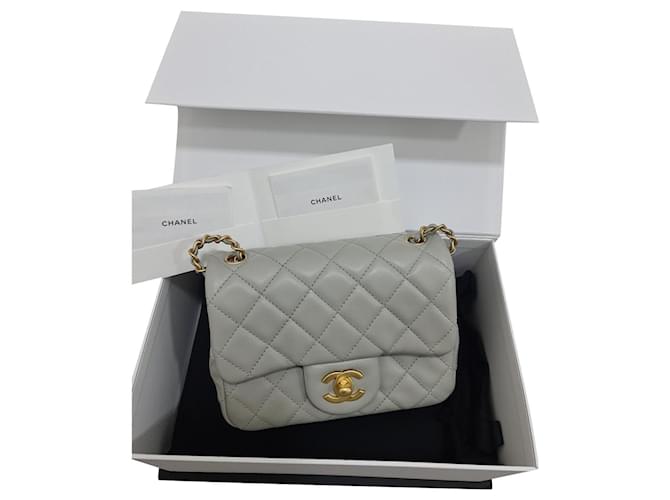 Wallet On Chain Chanel Mini perla cuadrada atemporal Gris Piel de cordero  ref.400437