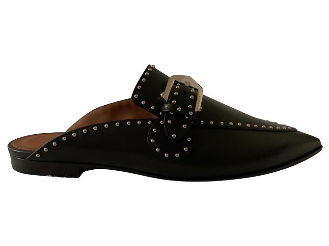 Givenchy Mulas elegantes em couro cravejado de preto