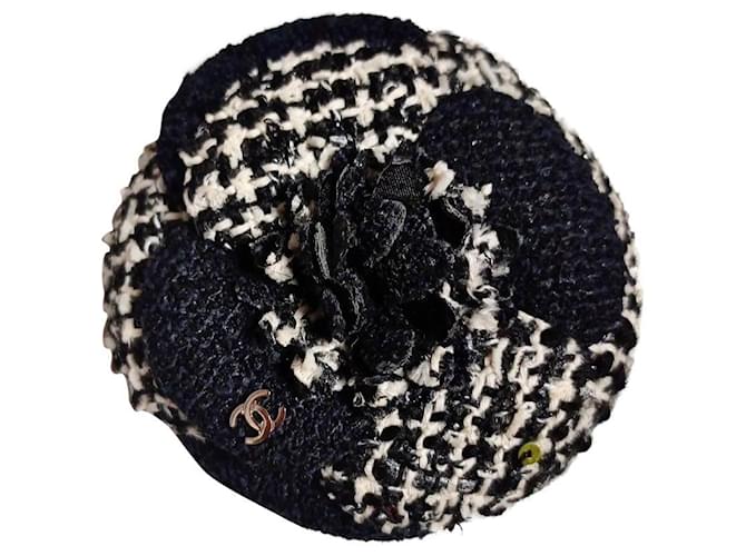 Chanel Pins & brooches Black Tweed  ref.401912