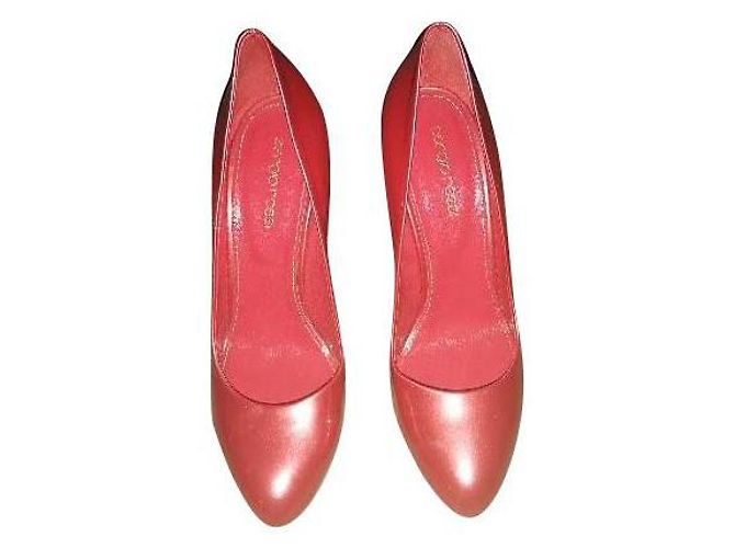 Sergio Rossi Stiletto Pumps Dunkelrot Leder 37 Bordeaux