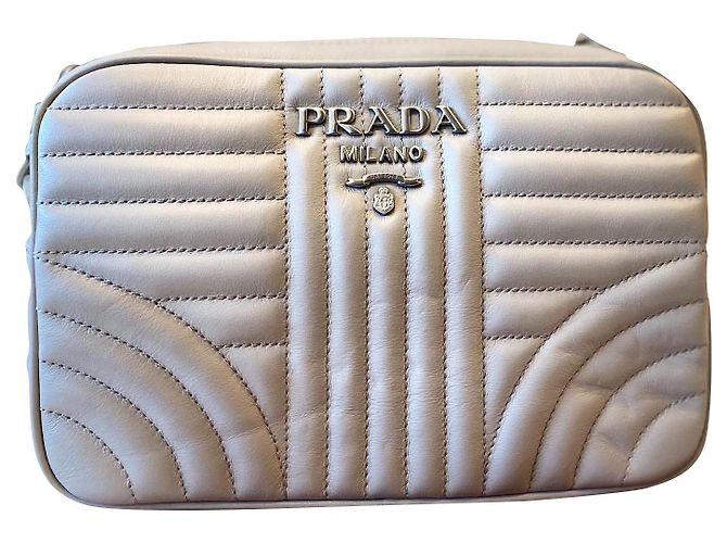 Diagramme Capa de couro com diagramas PRADA: Bandoliera Soft Calm Impunture Pomice 2 Cinza
