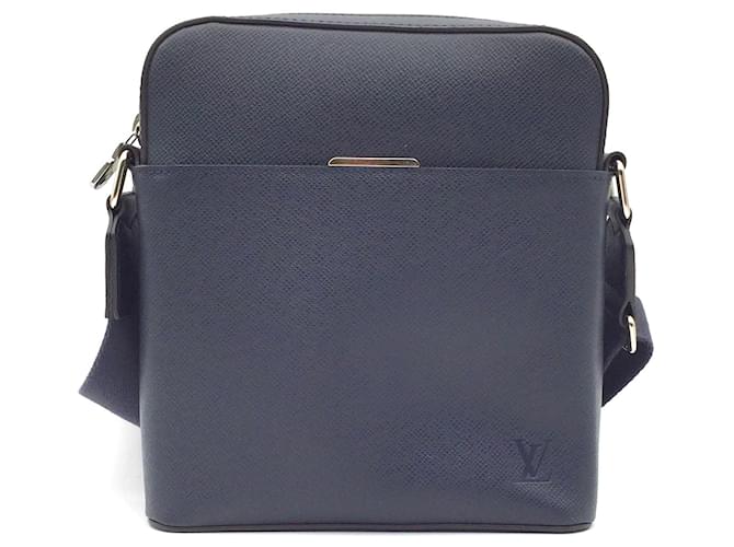 Mensageiro de bolsa Louis Vuitton em couro granulado azul marinho  ref.403968