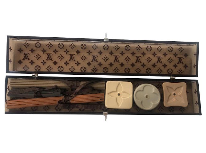 Louis Vuitton Misc Plástico