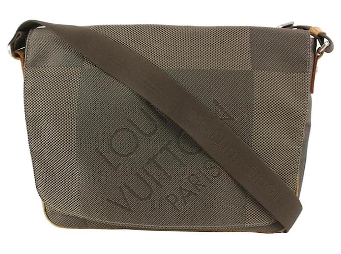 Louis Vuitton Terre Damier Geante Messenger Crossbody Leather  ref.404984