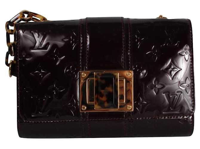 Louis Vuitton Amarante Monogram Vernis Vermont Avenue Clutch Bag. Negro Cuero  ref.406256