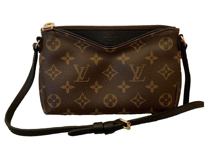 Louis Vuitton Pallas Marrom