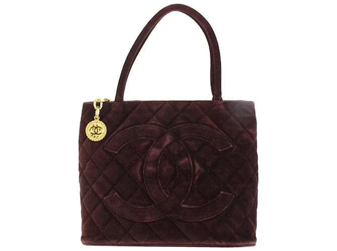 Chanel Borsa tote con zip a medaglione trapuntata in velluto marrone scuro  GHW ref.410488 - Joli Closet