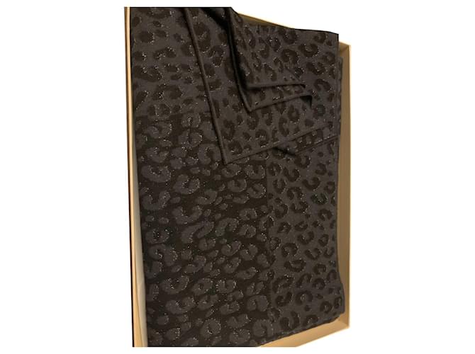 Montsouris Louis Vuitton Silk scarves Black Cashmere  ref.410866