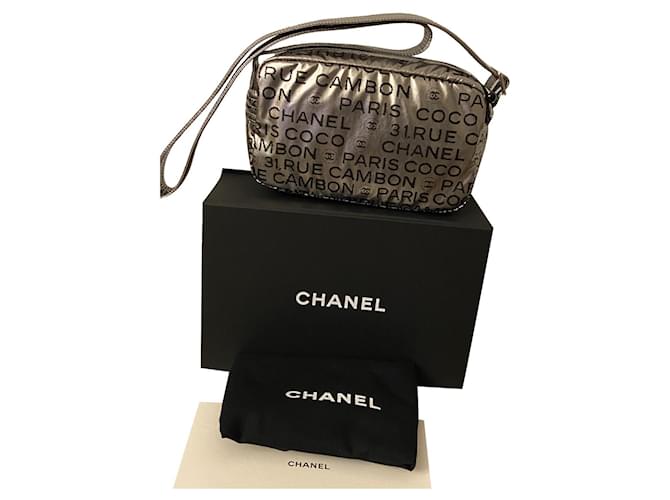 Linda bolsa prata Chanel para câmera Nylon  ref.410898