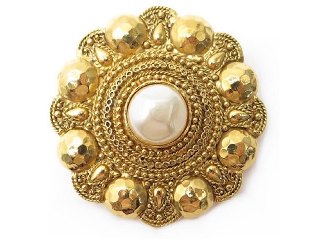 Vintage, Jewelry, Vintage Gold And Pearl Chanel Style Brooch